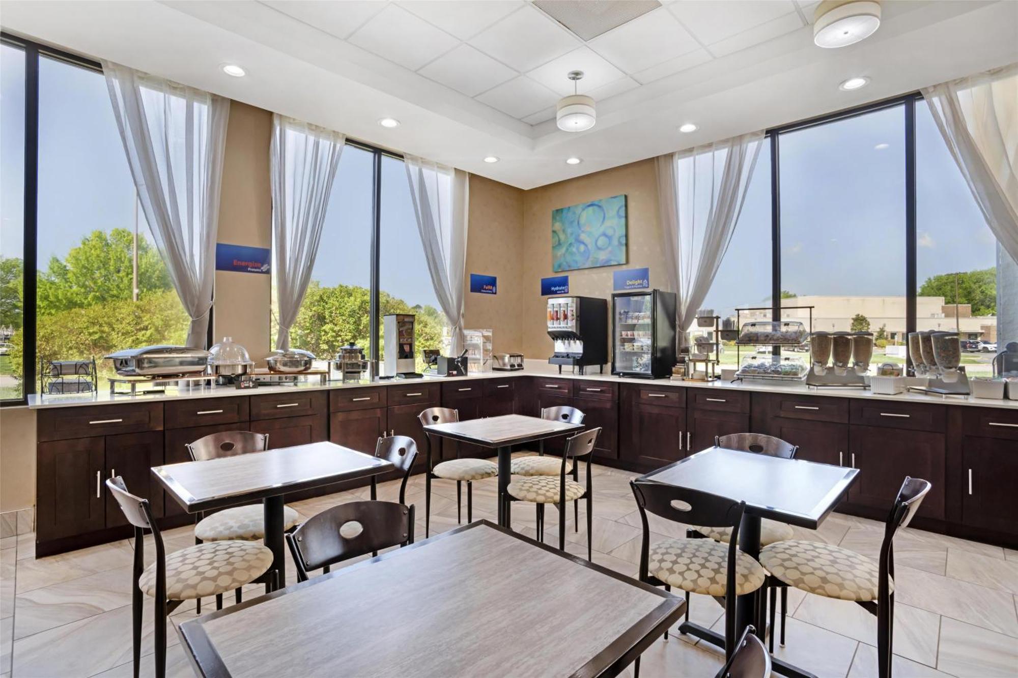 Best Western Inn & Suites מונרו מראה חיצוני תמונה